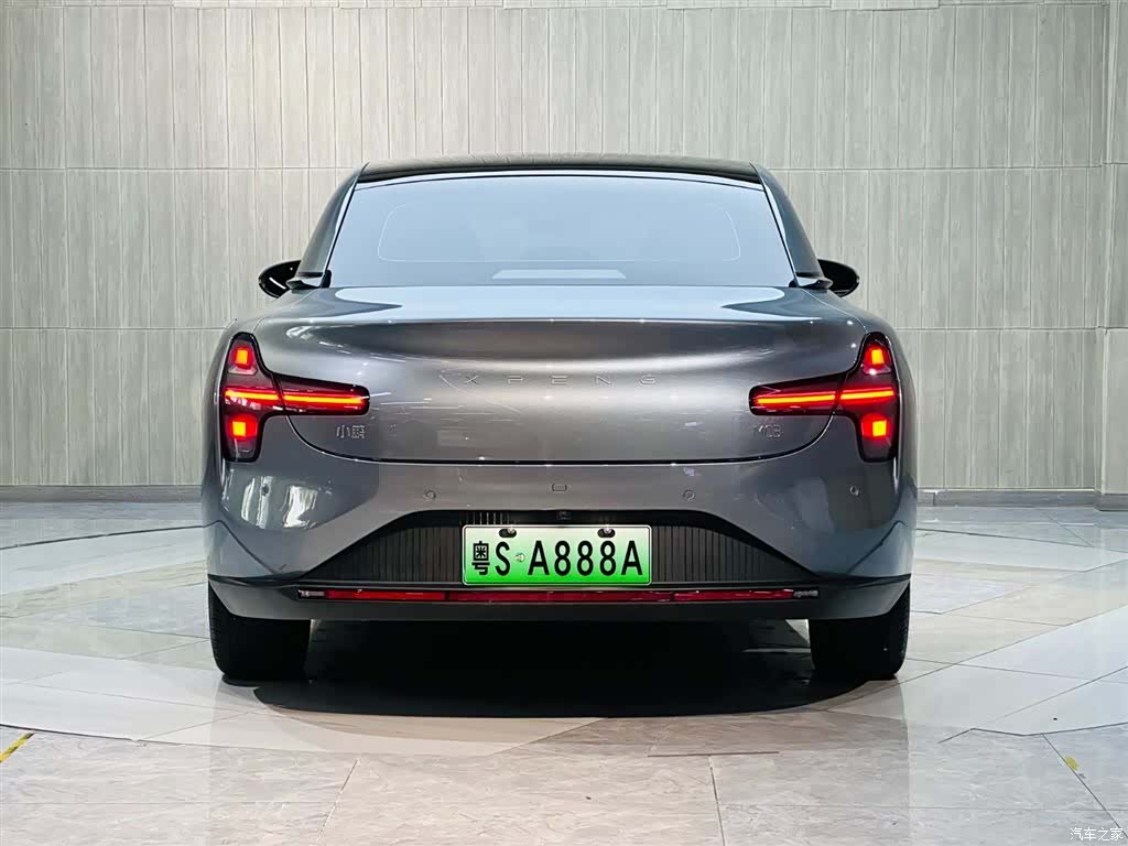 Xpeng Mona M03, 2024 6