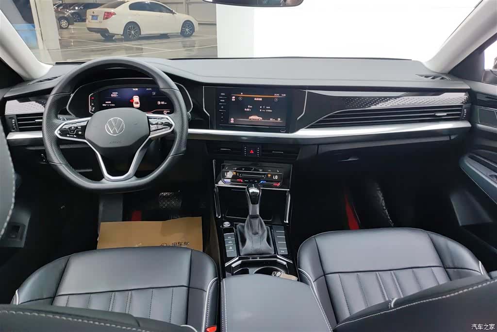 Volkswagen Passat, 2023 12