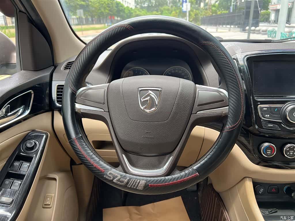 Wuling 730, 2015 9