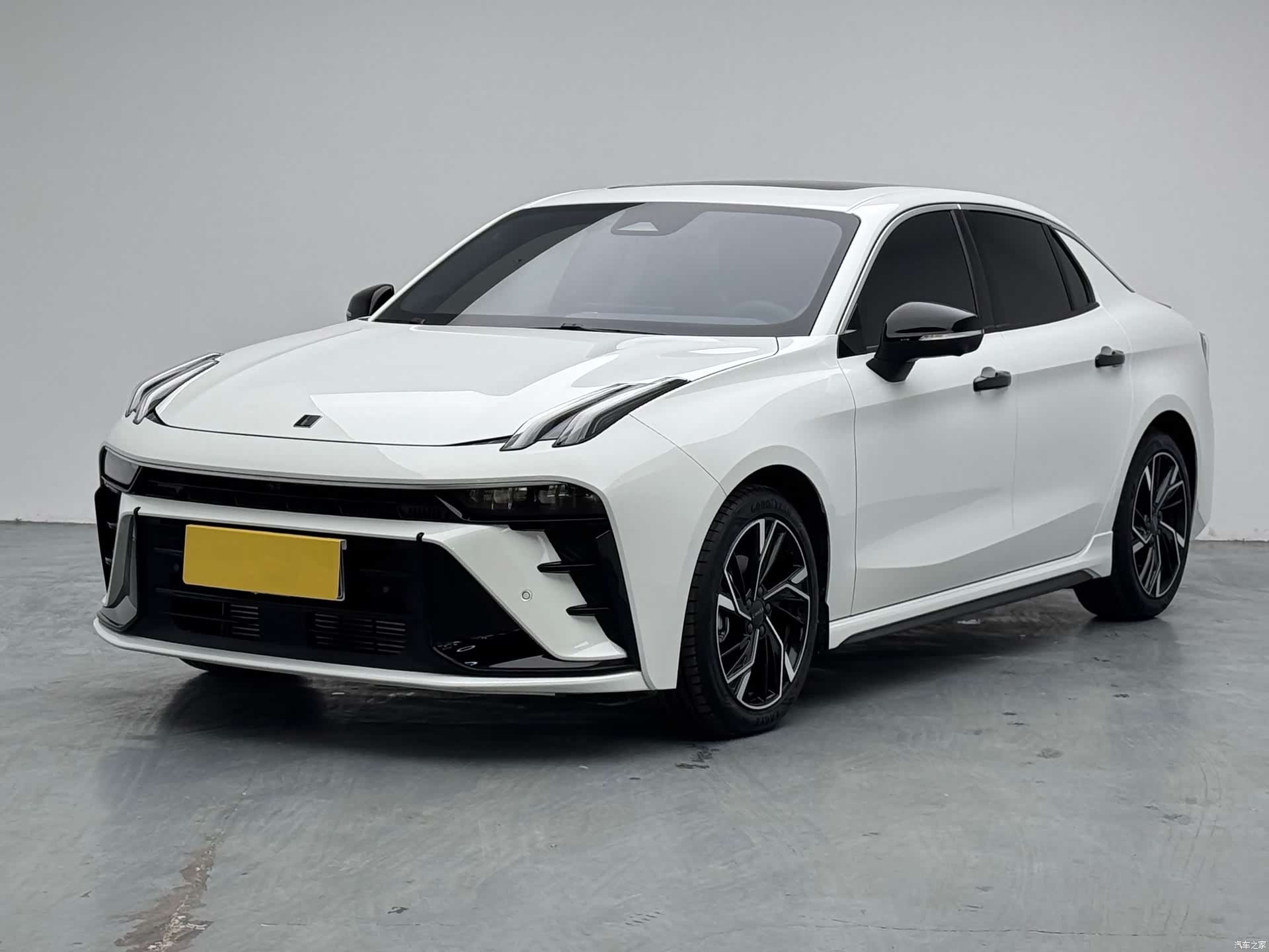 Lynk & Co 02