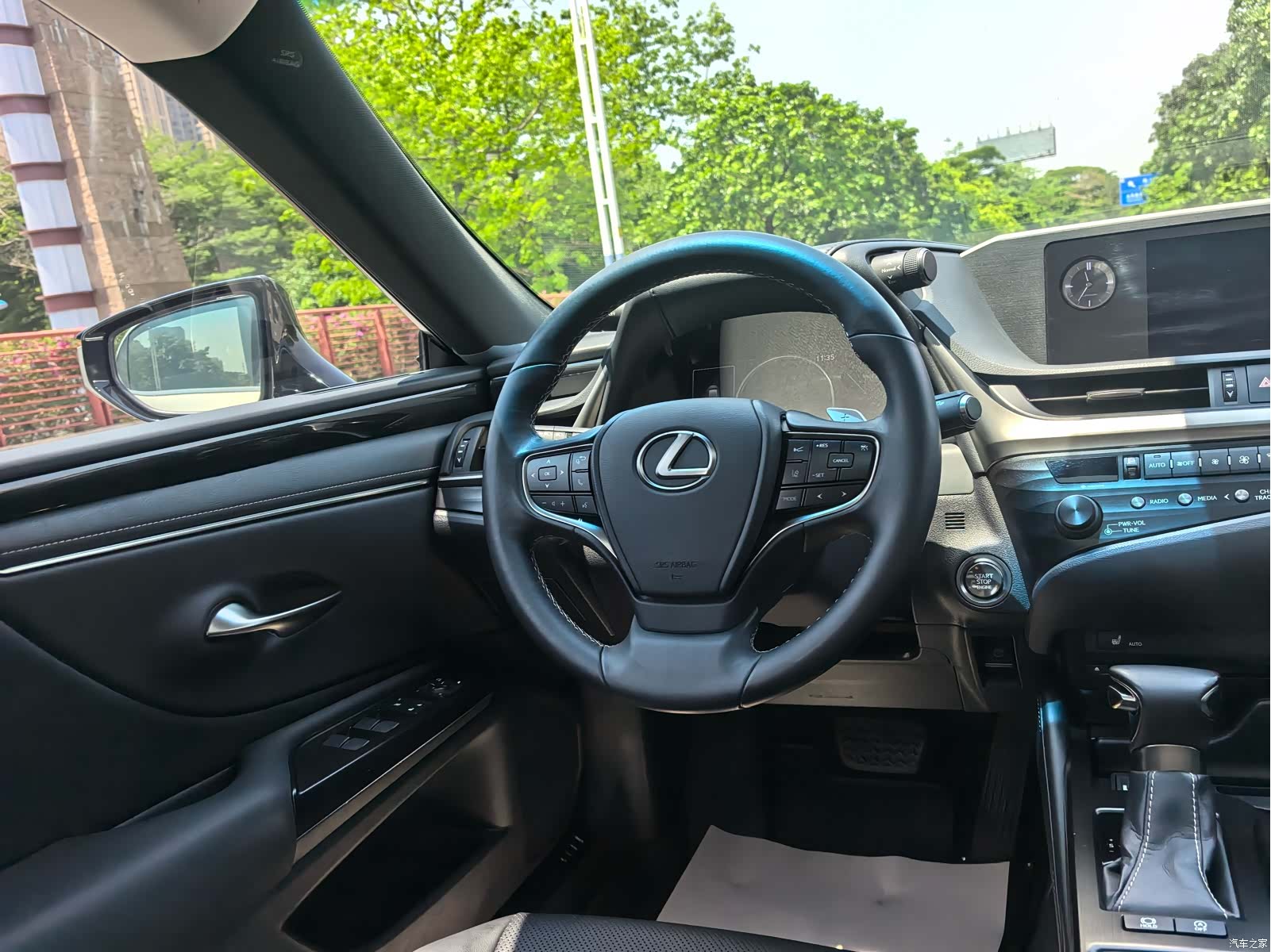 Lexus ES, 2019 7