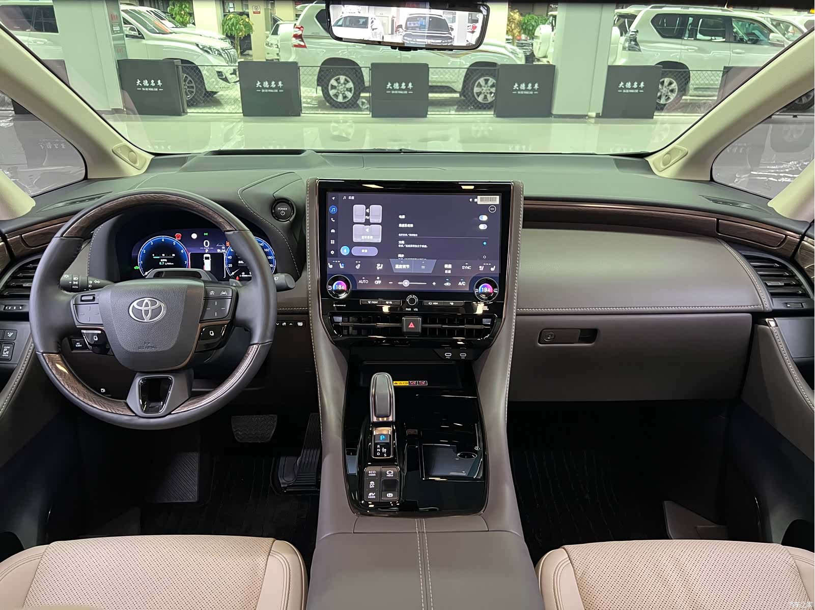 Toyota Alphard, 2025 17