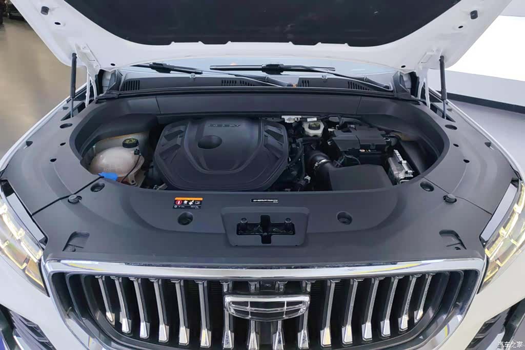 Geely Xingyue L, 2023 10