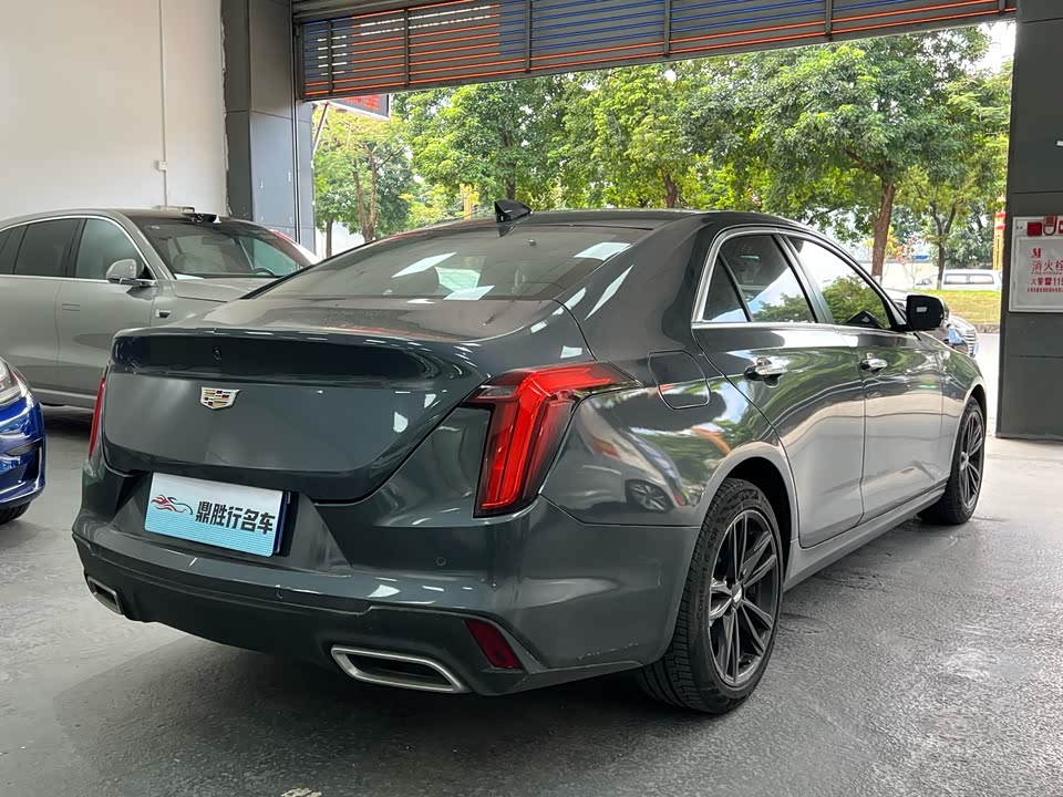 Cadillac CT4