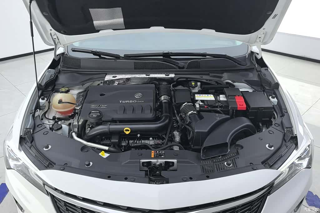 Buick Verano, 2023 10