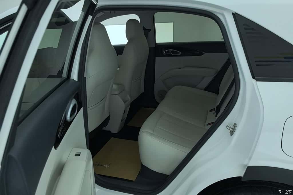Geely Xingyuan, 2025 11
