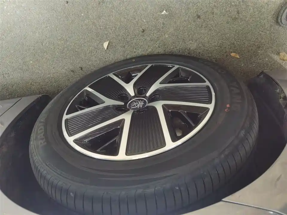 BYD Qin L BYD Qin L