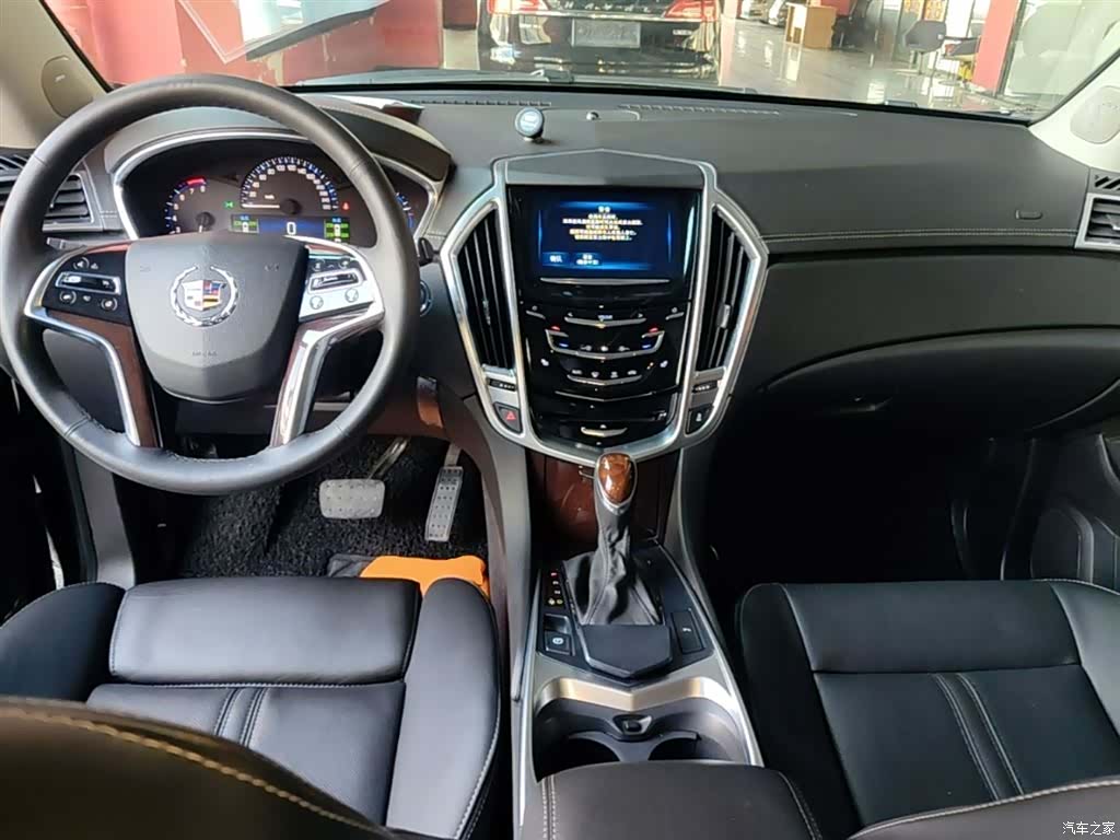 Cadillac SRX, 2015 10