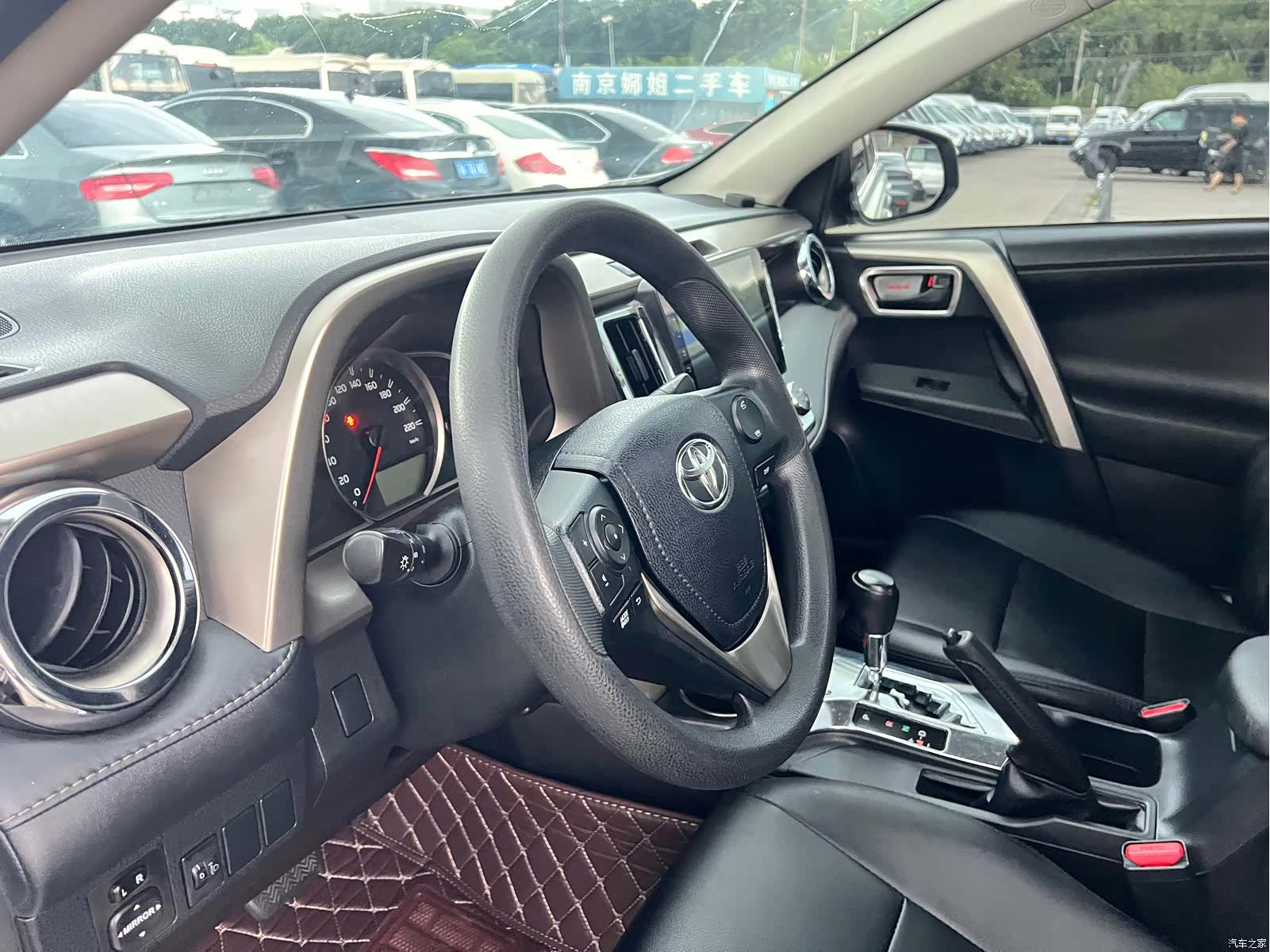 Toyota RAV4, 2016 8