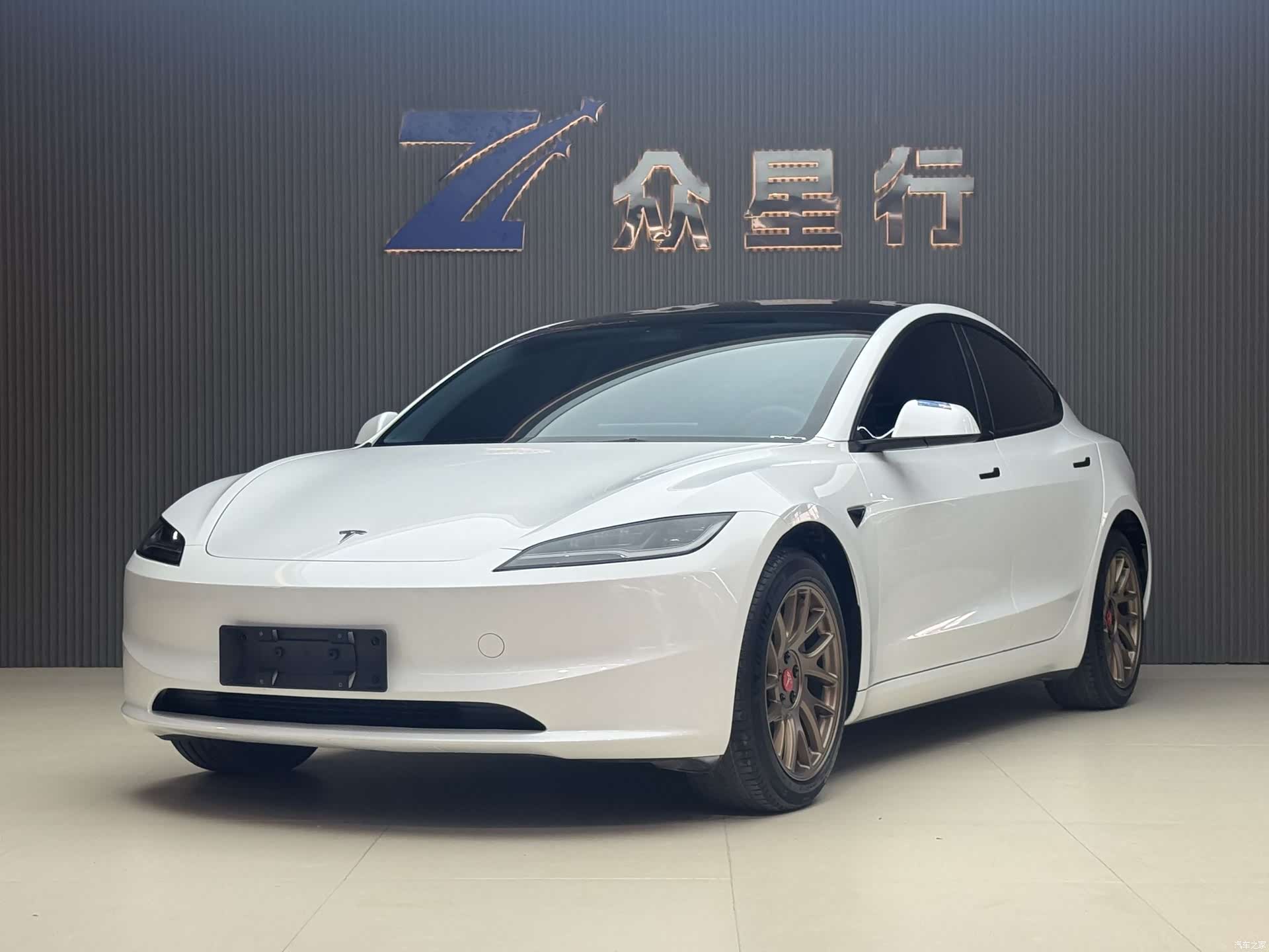 Tesla Model 3, 2024 1