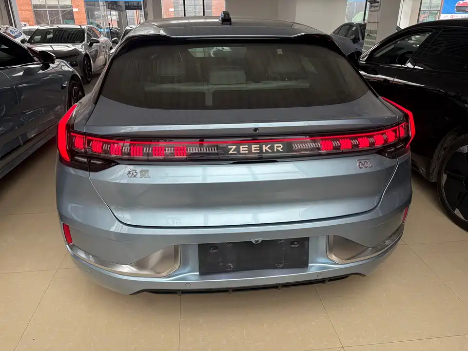 Zeekr 001