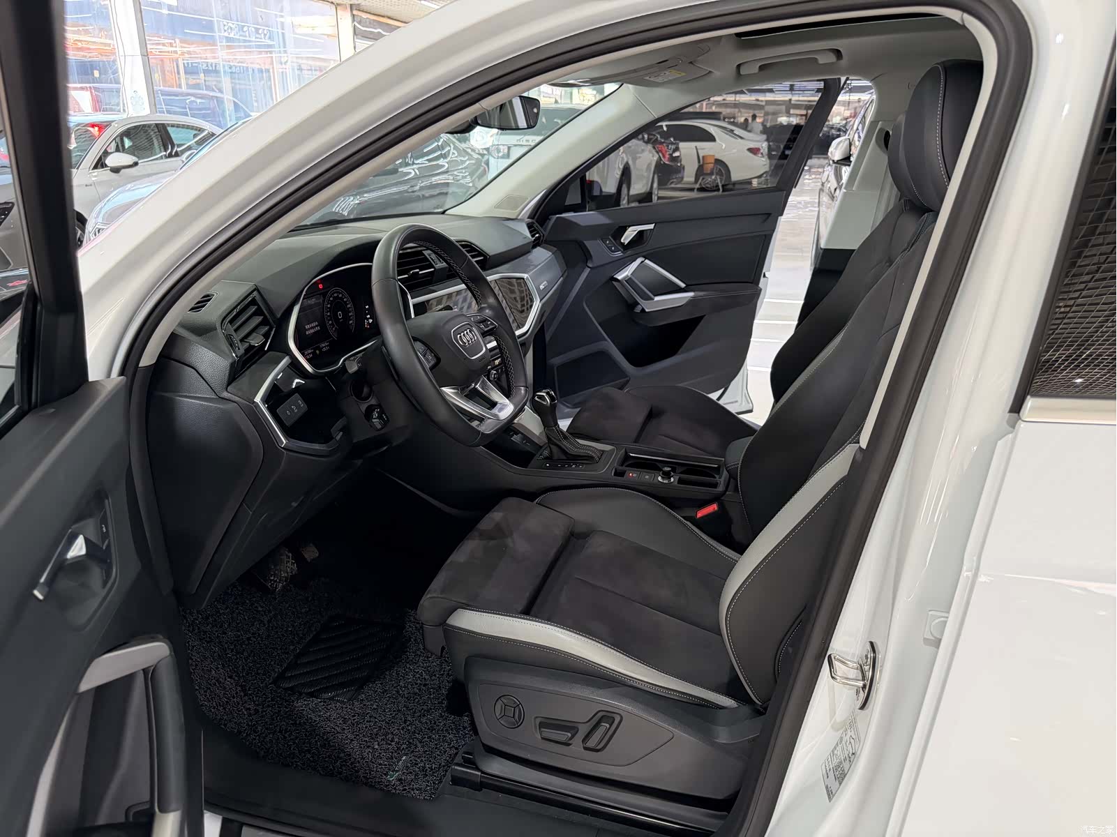 Audi Q3, 2022 7