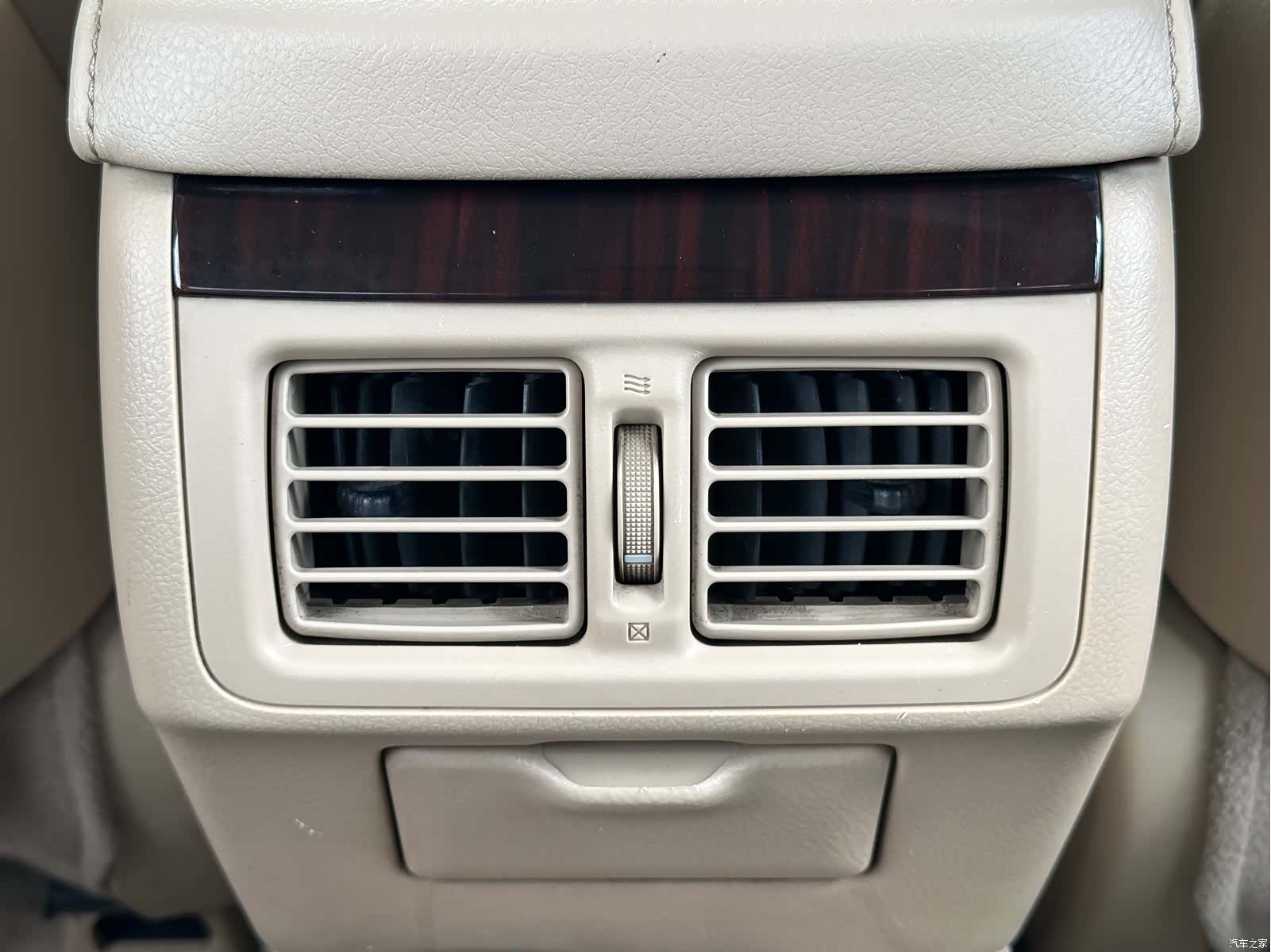 Toyota 2.5S, 2012 21