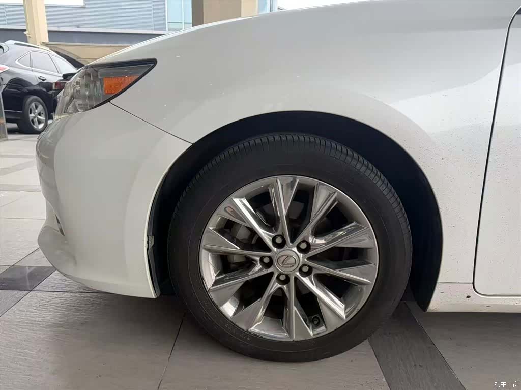 Lexus ES, 2014 6