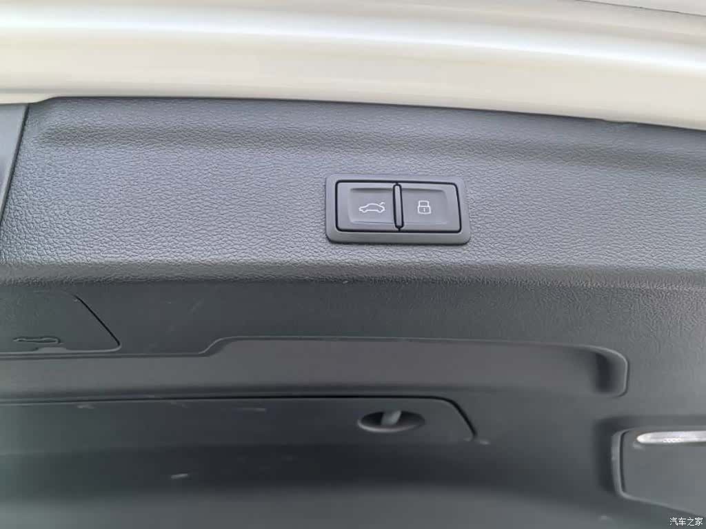 Audi Q3, 2023 10