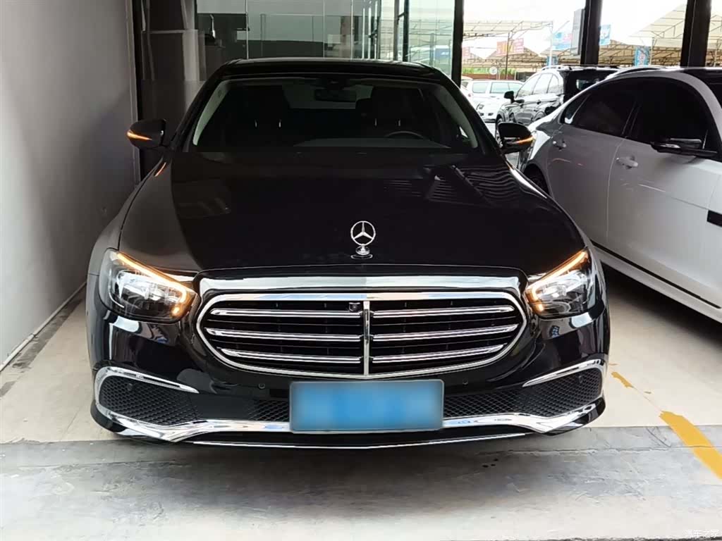 Mercedes-Benz E-Class, 2023 3
