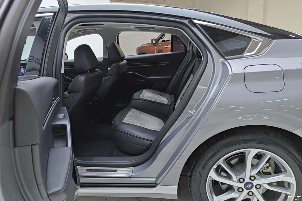 Ford Mondeo, 2023 11