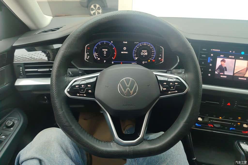 Volkswagen Passat, 2023 15