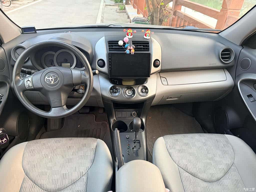 Toyota RAV4, 2011 все фото