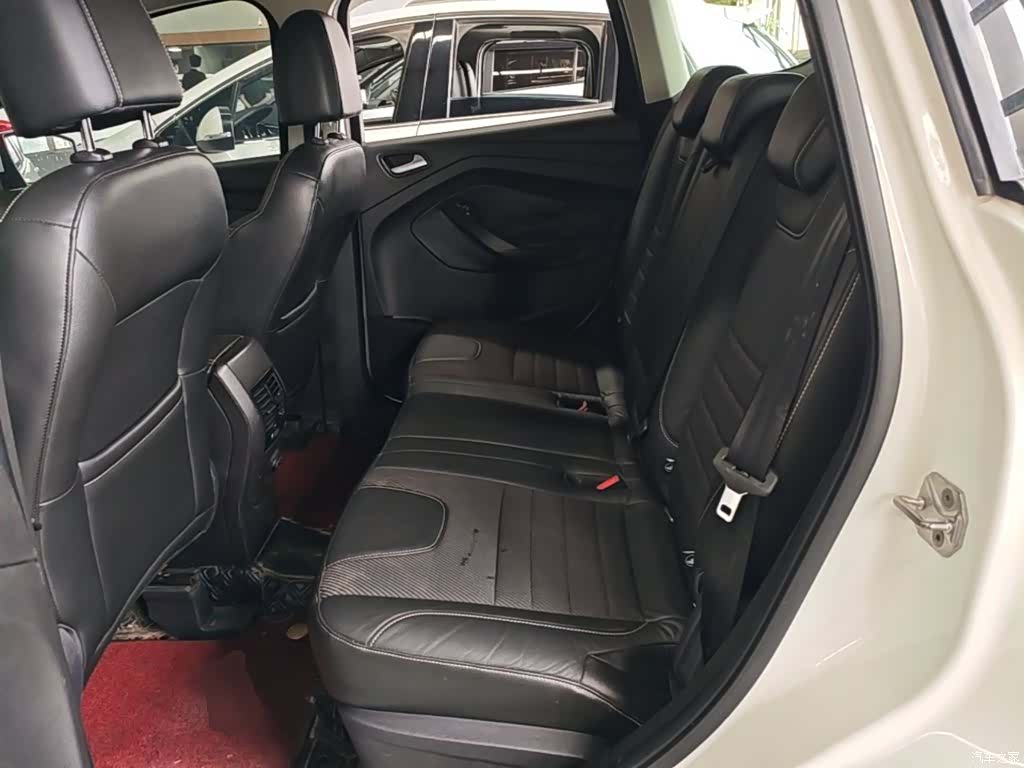 Ford Kuga, 2015 13