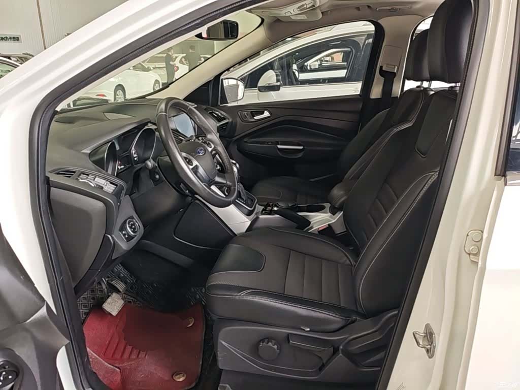 Ford Kuga, 2015 11