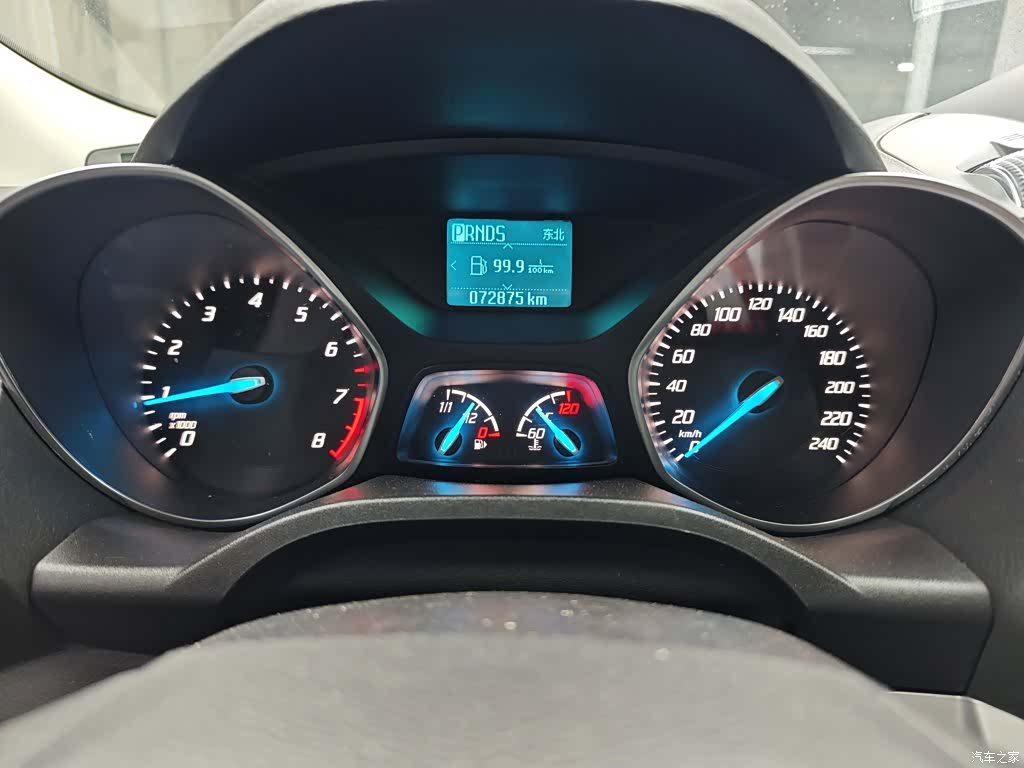 Ford Kuga, 2016 12
