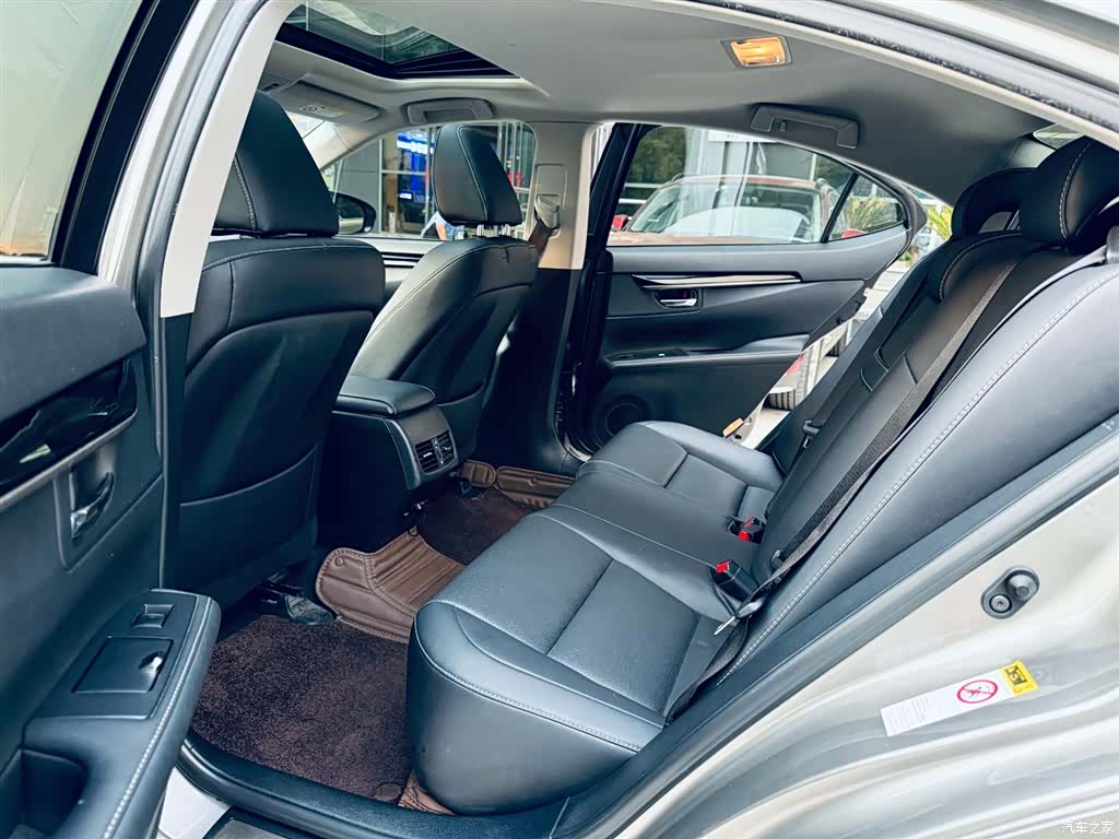 Lexus ES, 2015 15