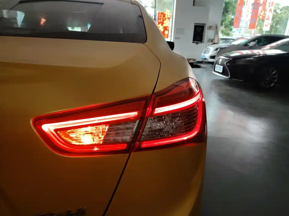 Maserati Ghibli Maserati Ghibli