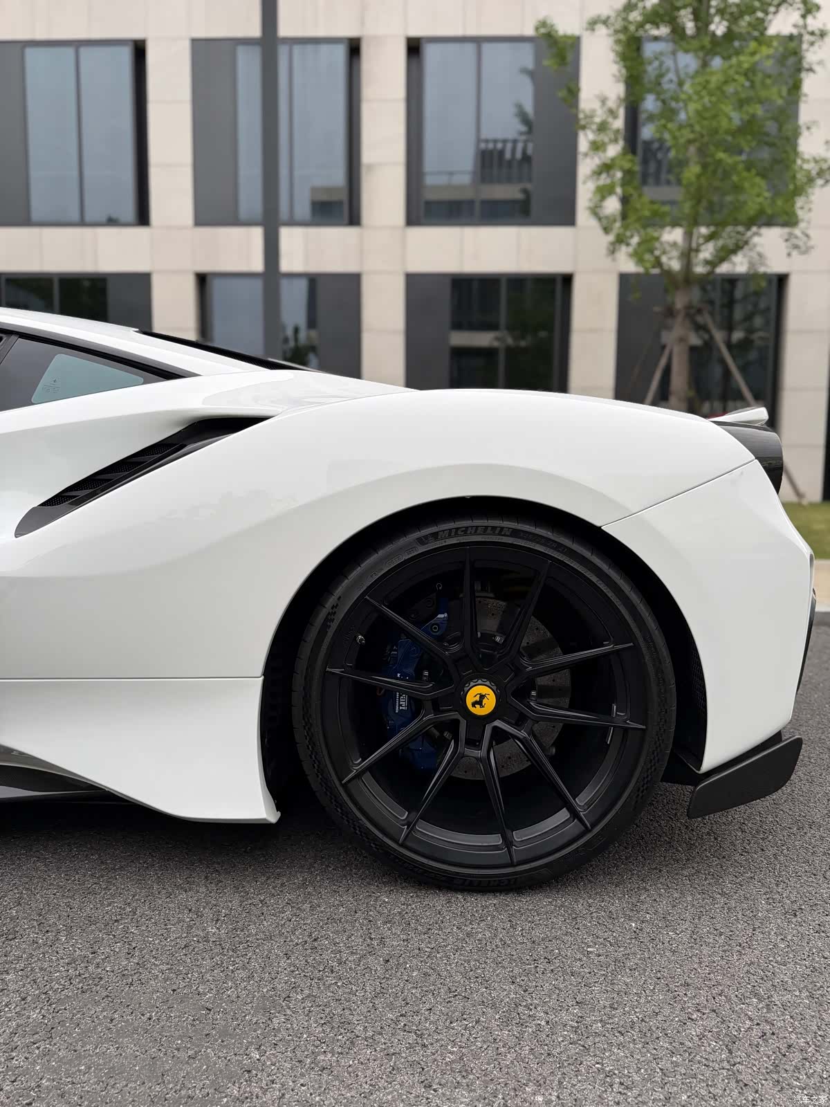 Ferrari 488, 2016 12