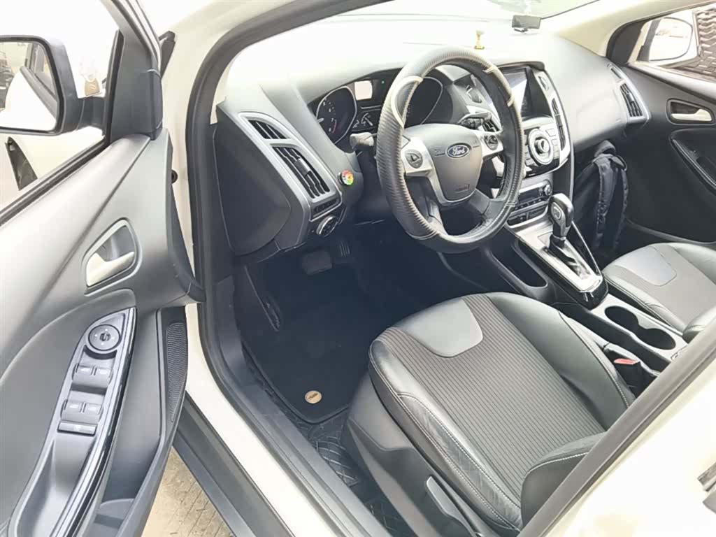 Ford Focus, 2014 16
