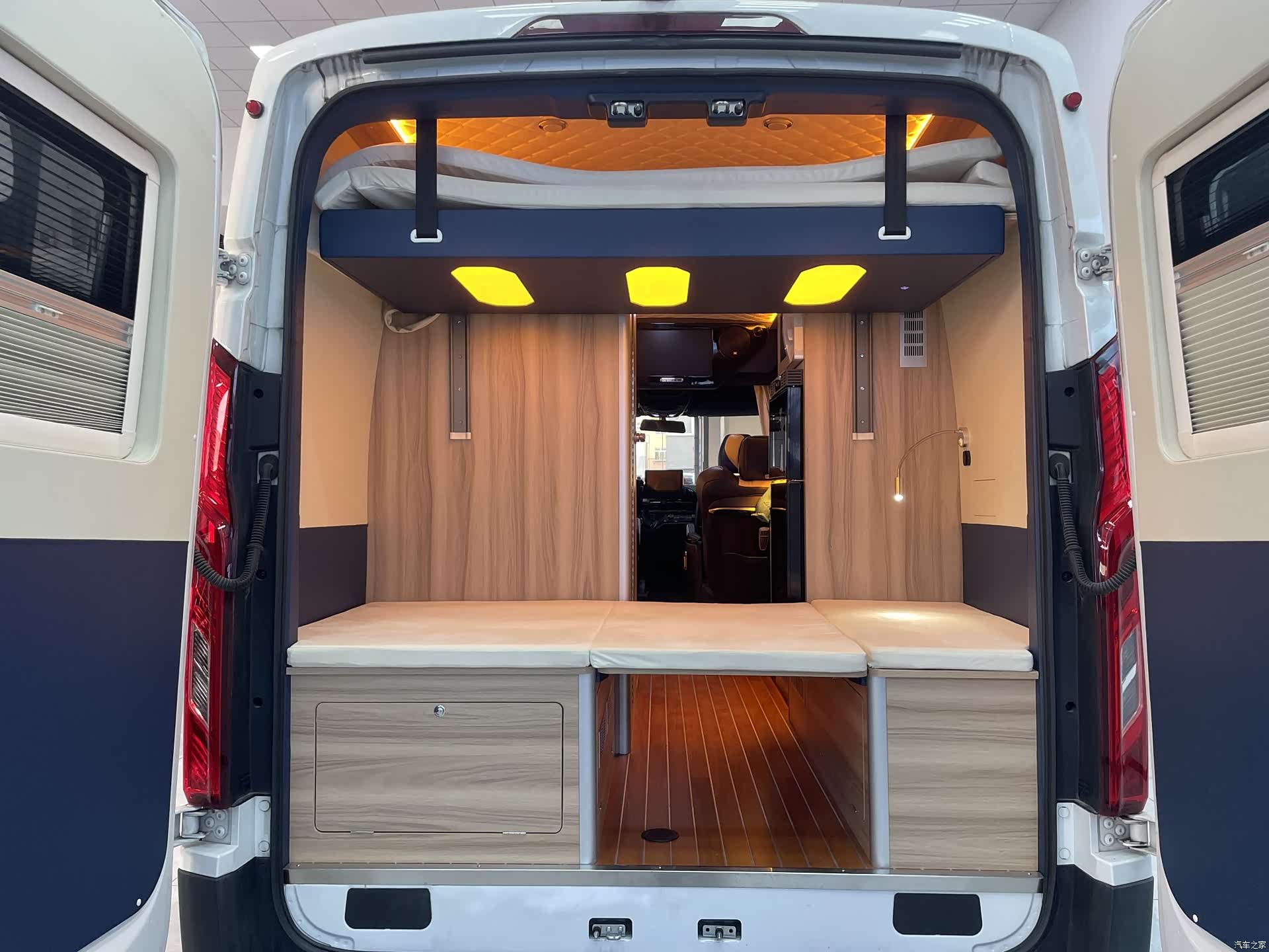 Maxus V90, 2022 33