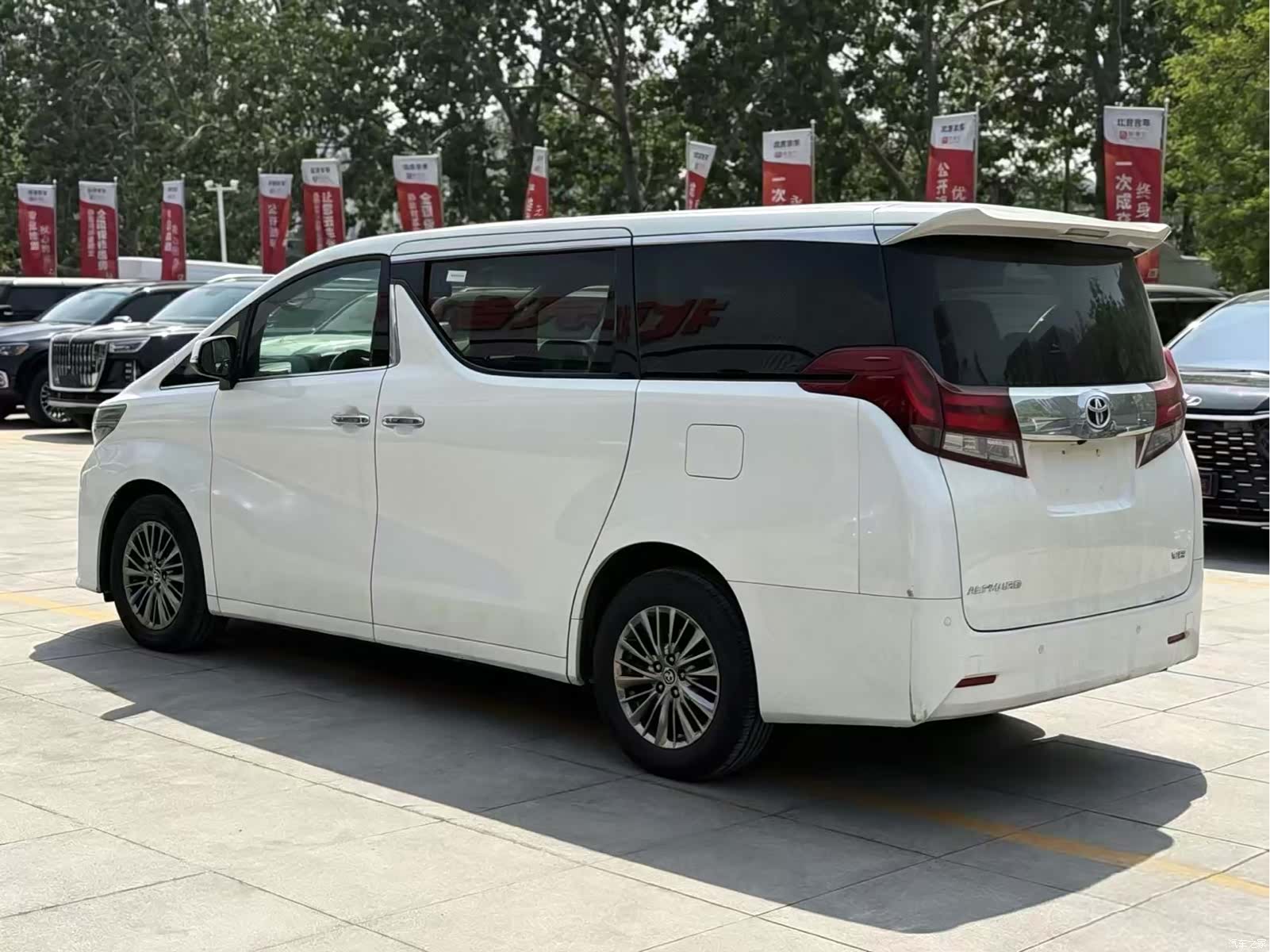 Toyota Alphard, 2016 все фото