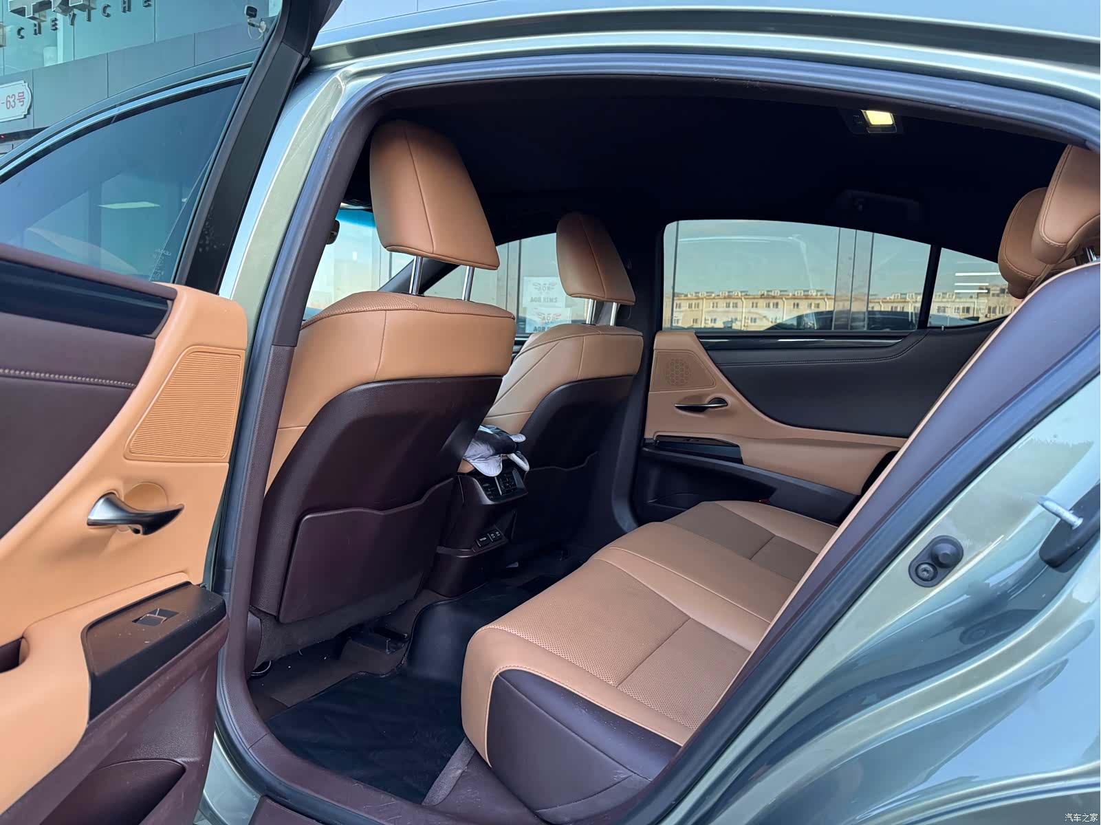 Lexus ES, 2021 10