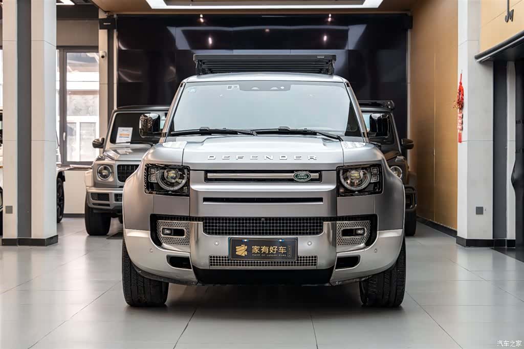 Land Rover Defender, 2023 2
