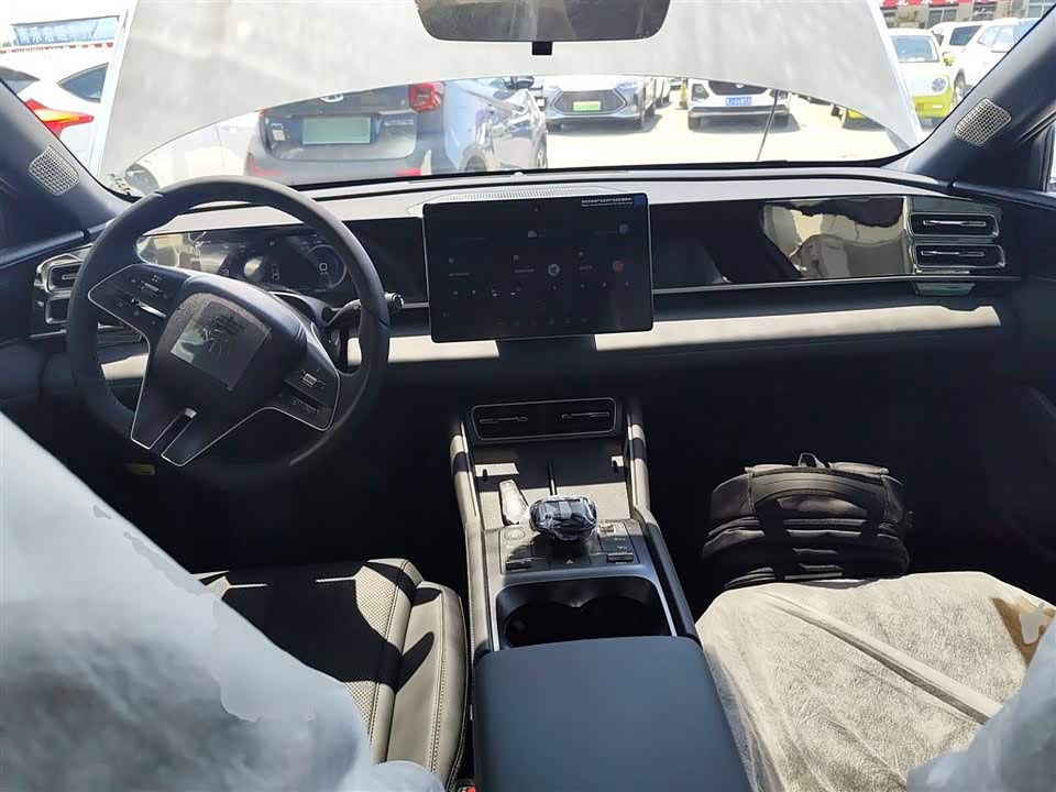 BYD Qin L BYD Qin L