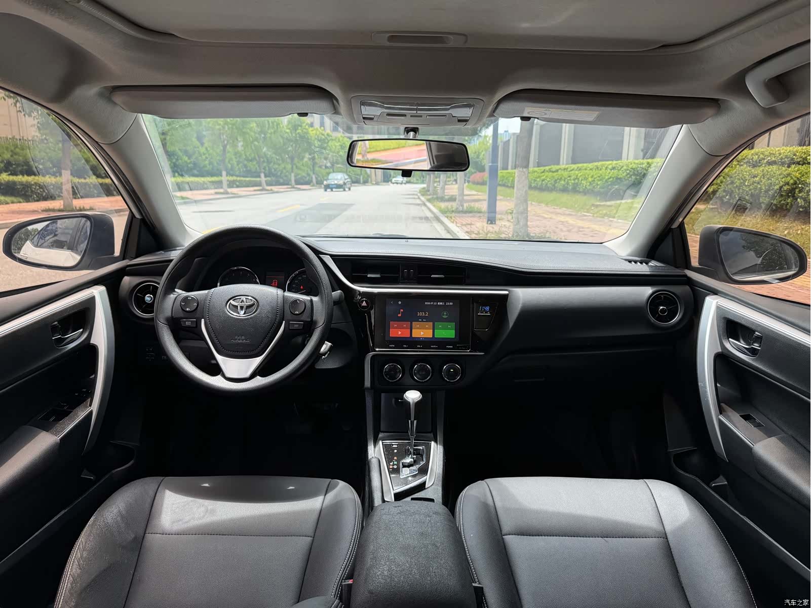 Toyota Corolla, 2018 все фото