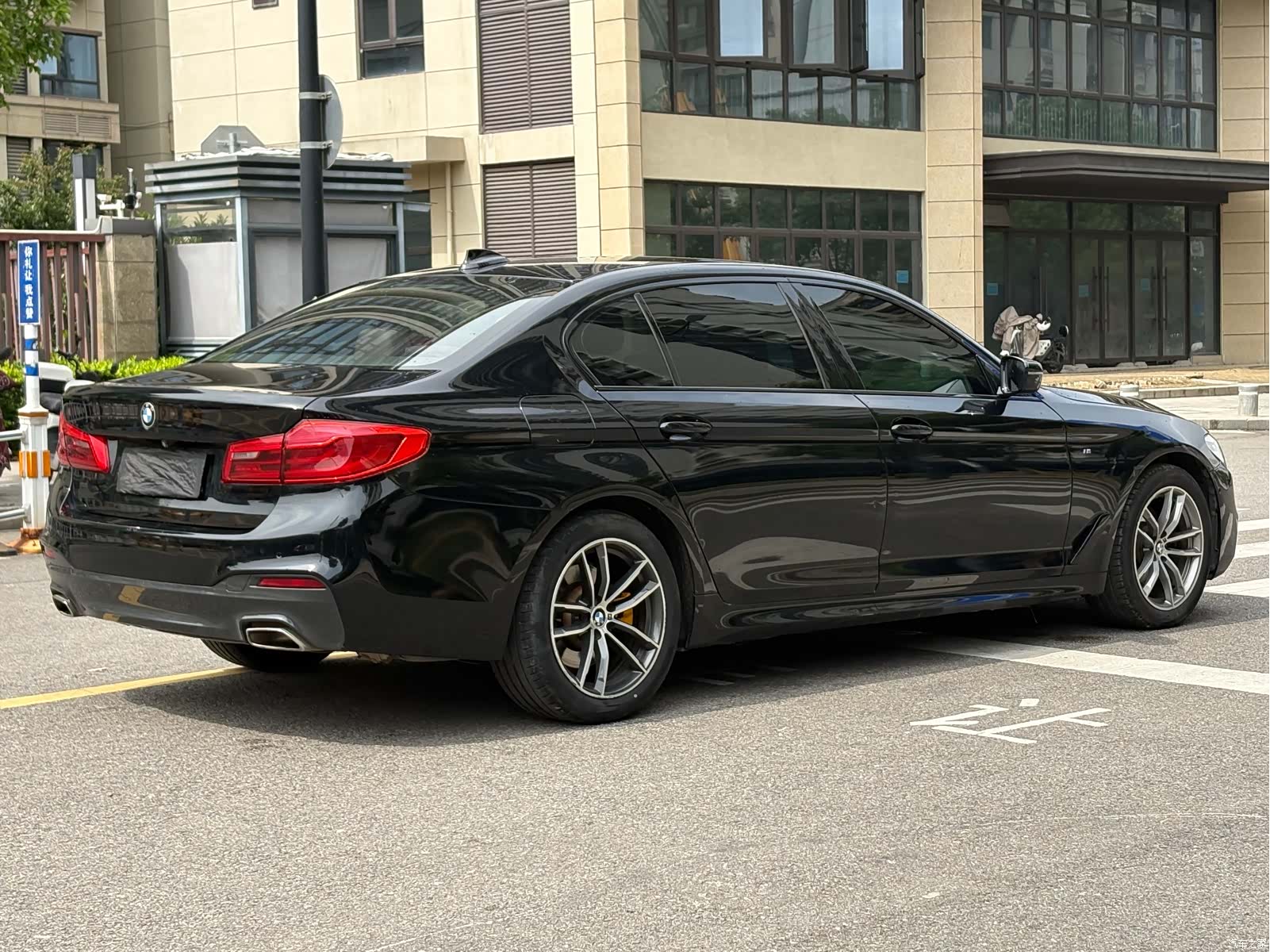 BMW 5 Series, 2019 4