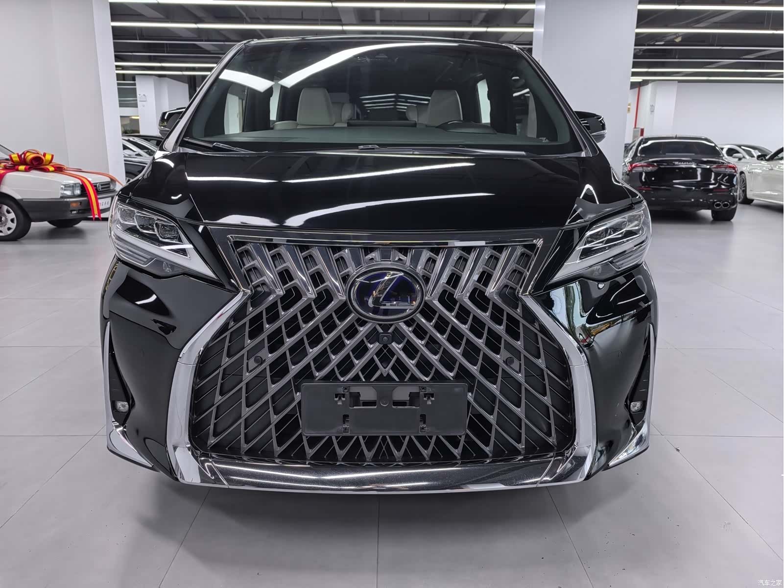 Lexus LM, 2023 2