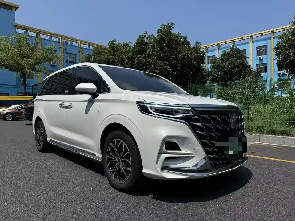 Roewe iMAX8
