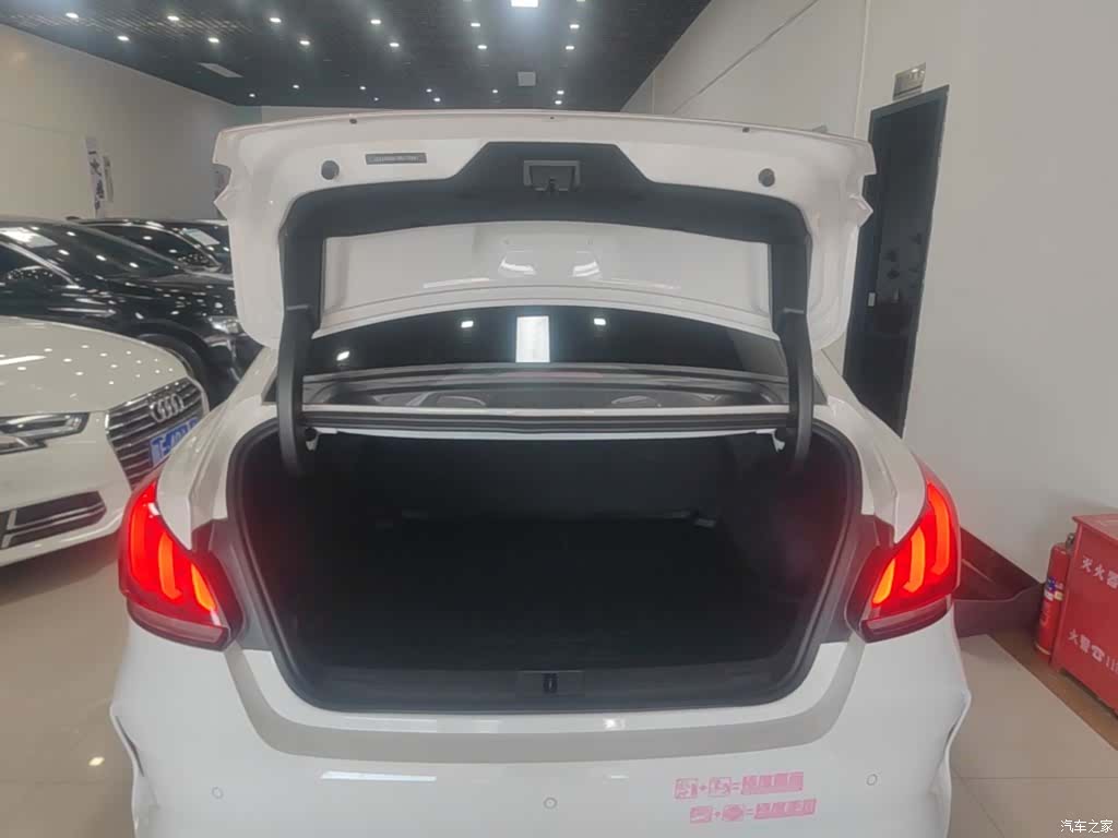MG MG5, 2022 19