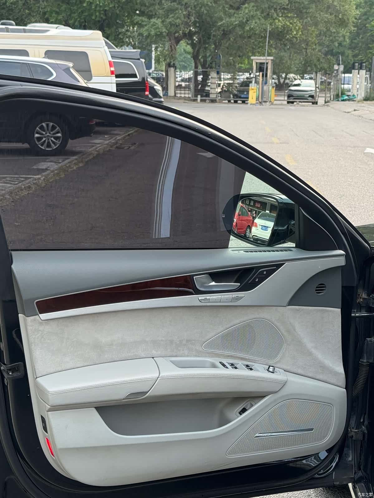 Audi A8L, 2011 15