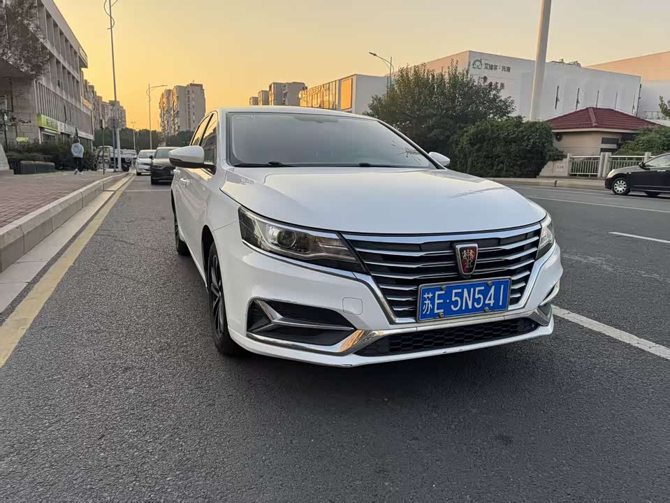 Roewe i6
