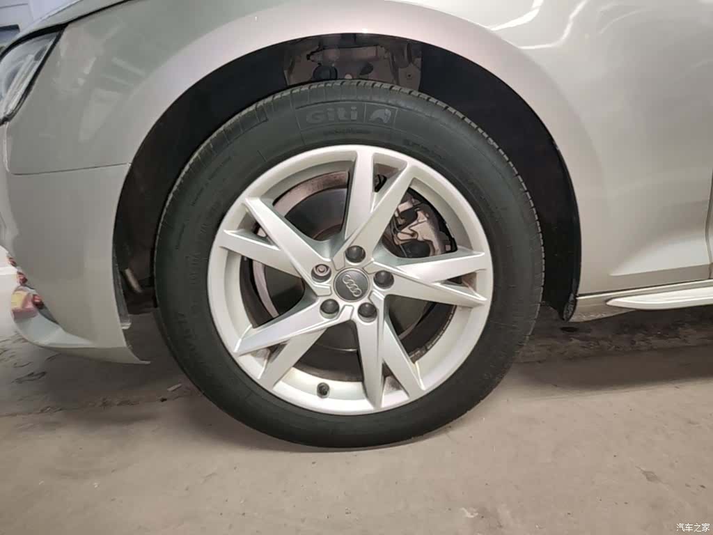 Audi A4L, 2018 23