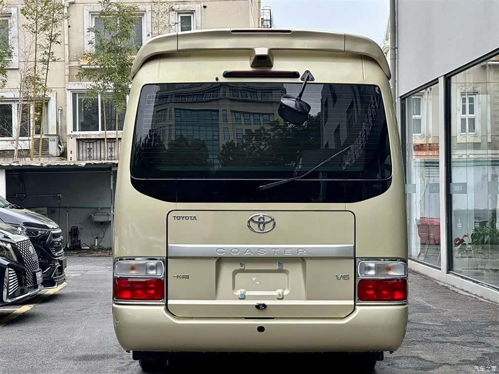 Toyota Coaster, 2025 14