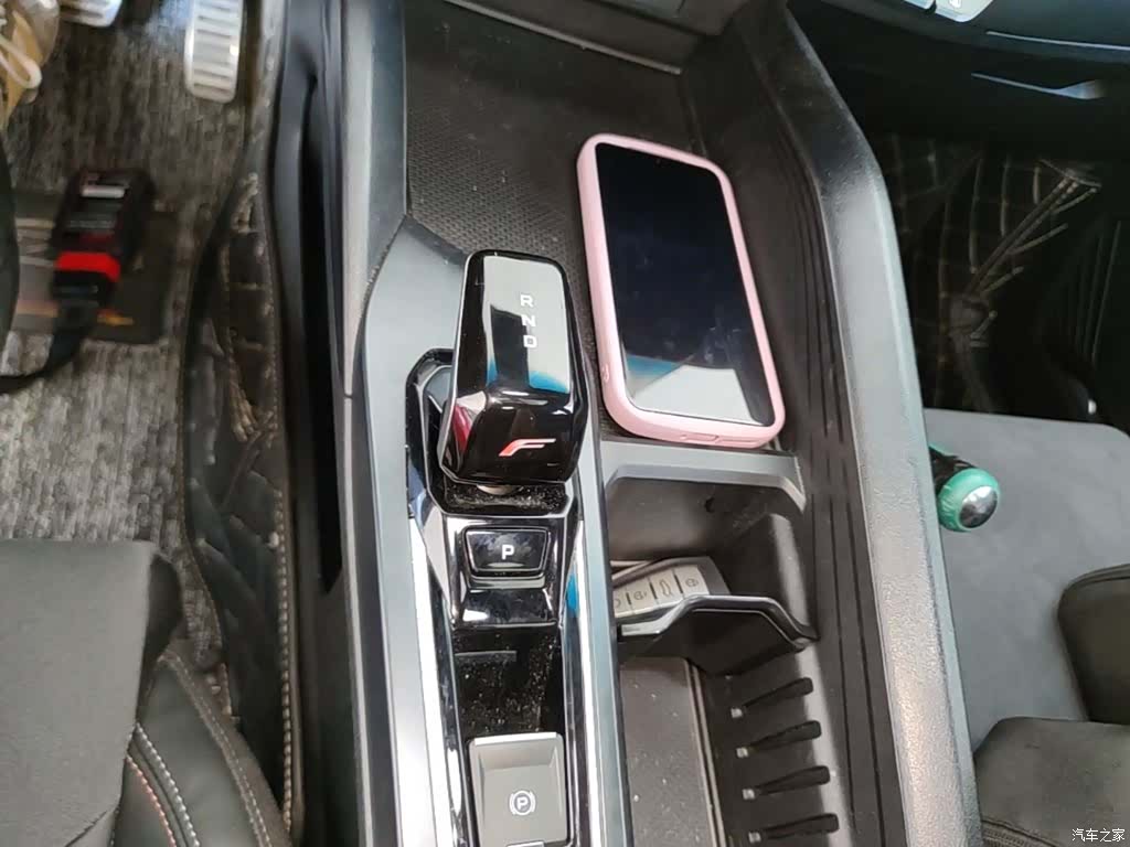 Geely Binray, 2022 10