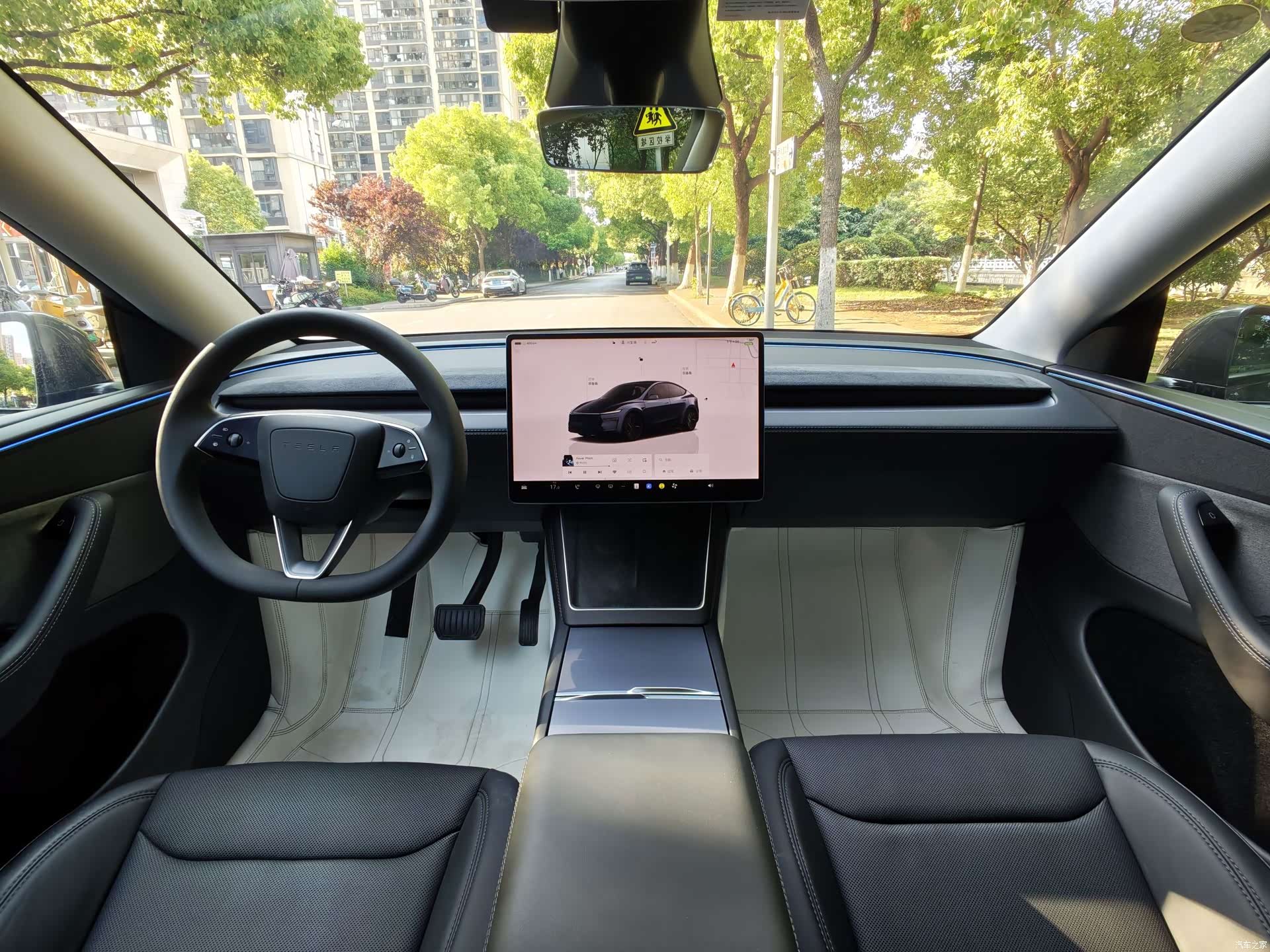 Tesla Model Y, 2025 9