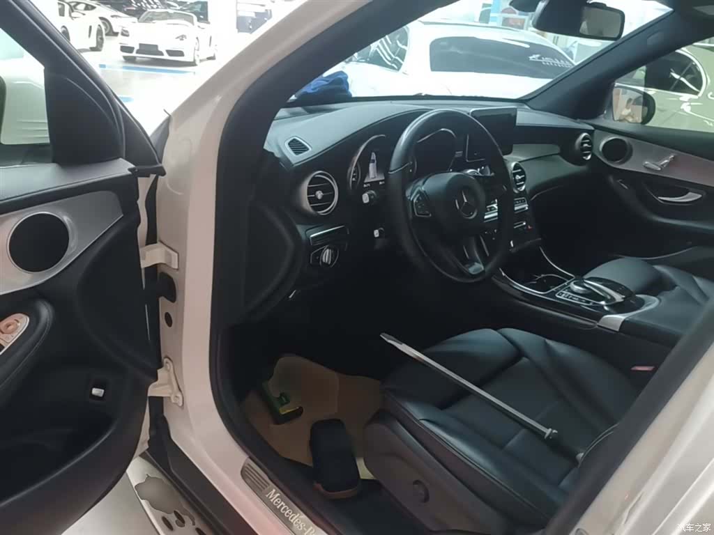 Mercedes-Benz GLC, 2019 16