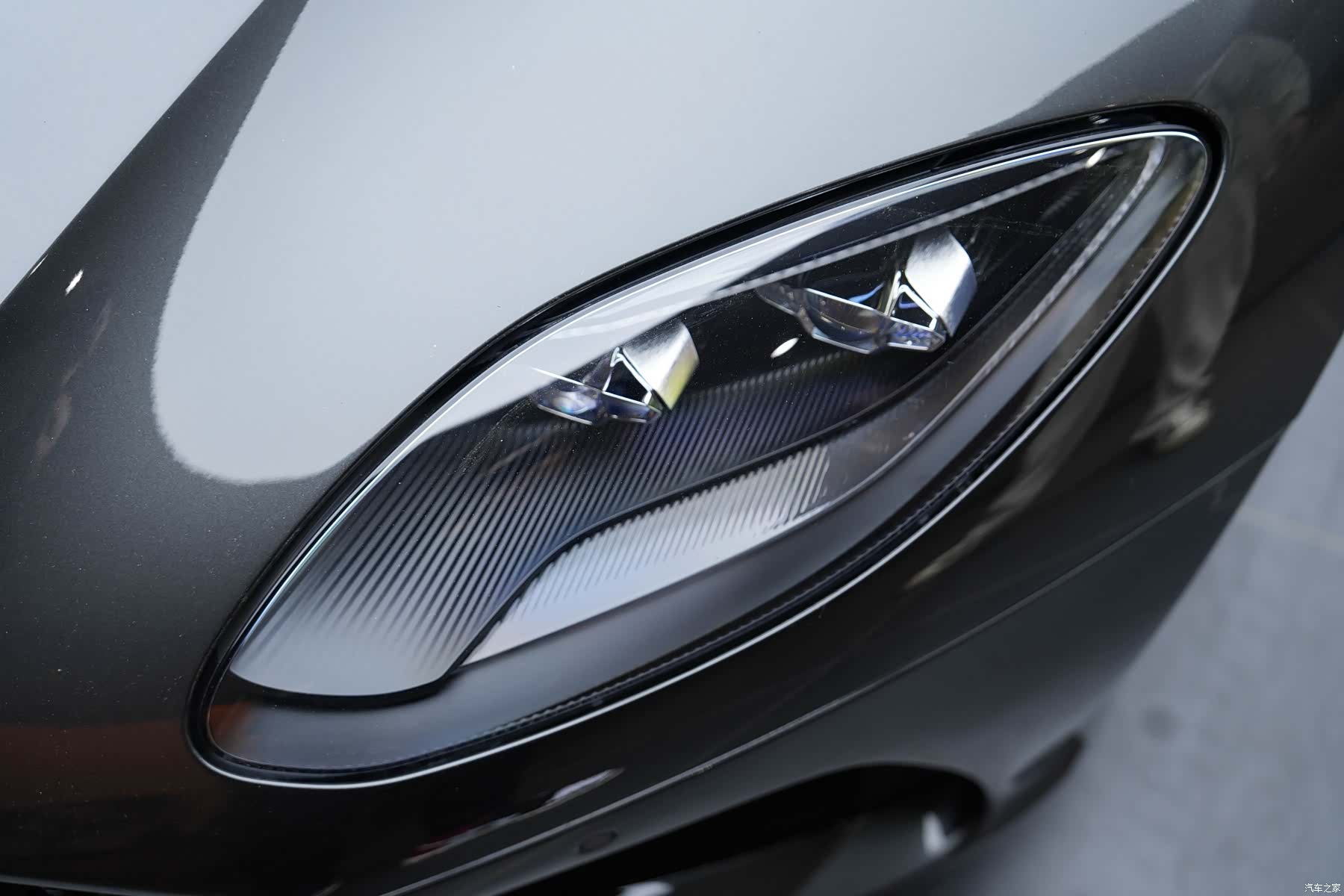 Aston Martin DBS, 2019 20