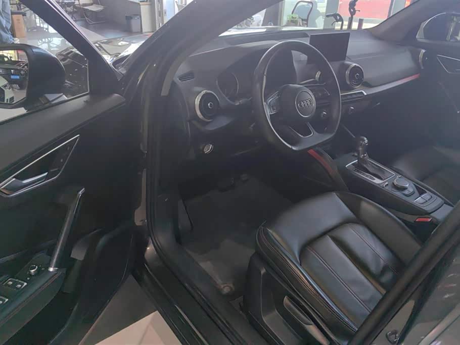 Audi Q2L Audi Q2L