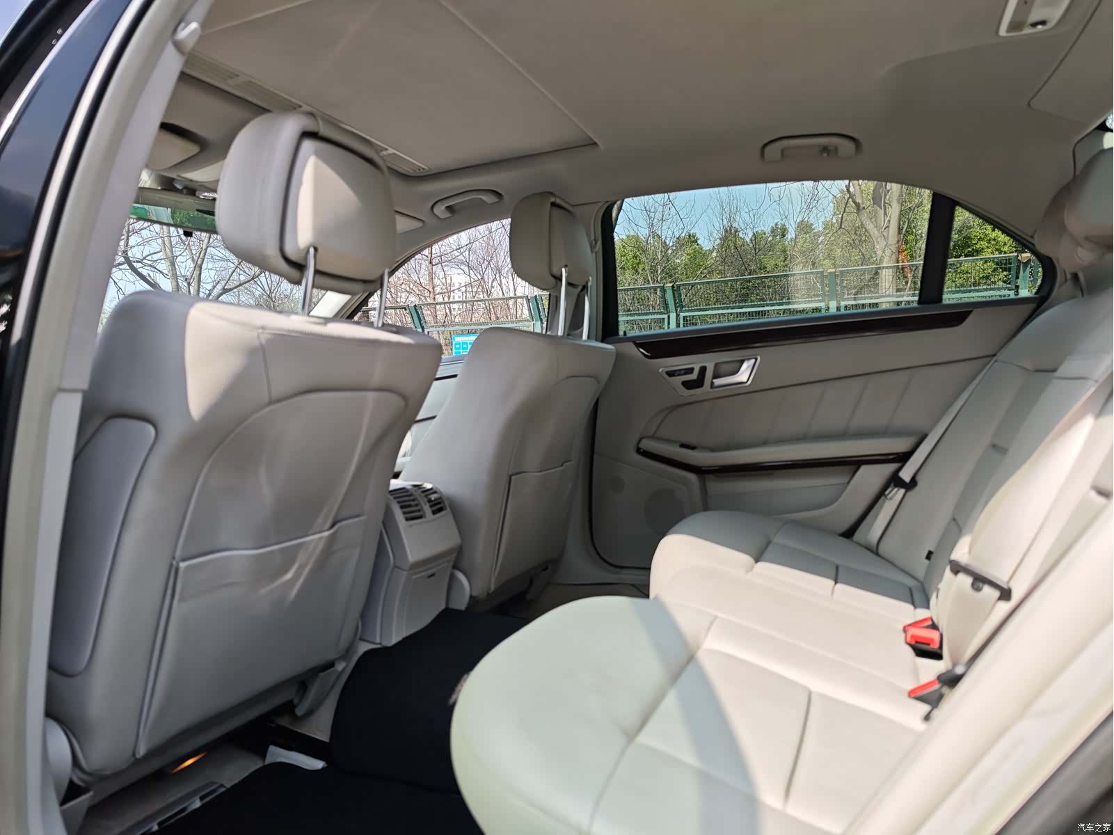 Mercedes-Benz E-Class, 2012 20